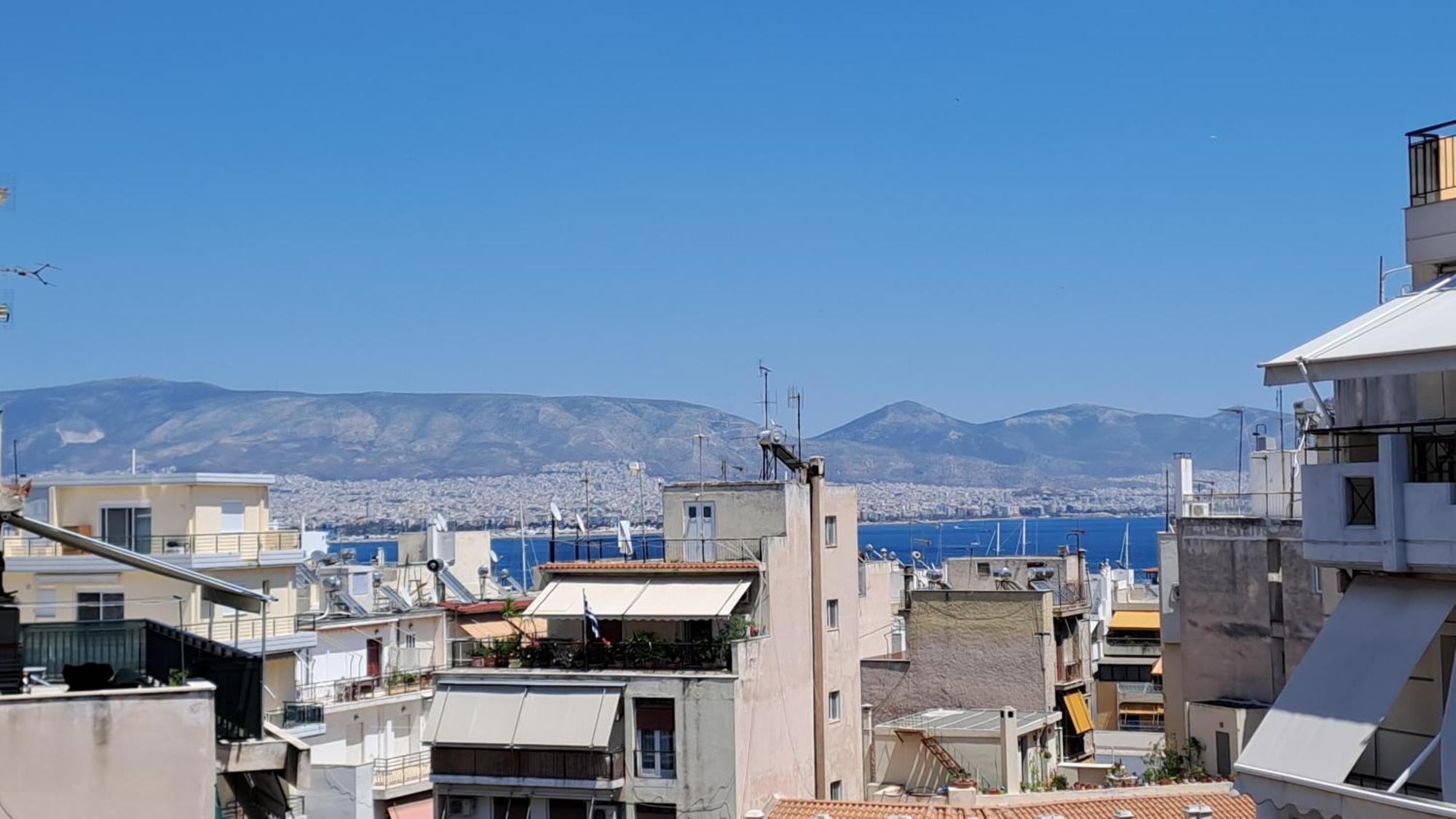 Tomis Sea View Apartment Пирей Экстерьер фото